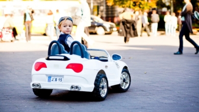 Избор на акумулаторни коли за деца: предимства, функции и безопасност